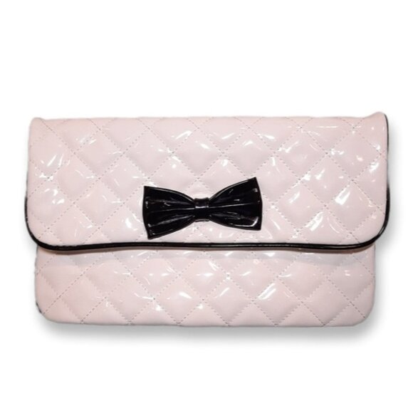 3/$20 FOREVER 21 Quilted Faux Leather Clutch Foldover Magnetic Purse Bag Ivory - Picture 1 of 10